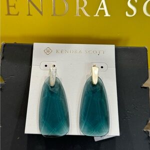 NWT Kendra Scott Maize  glass team earrings